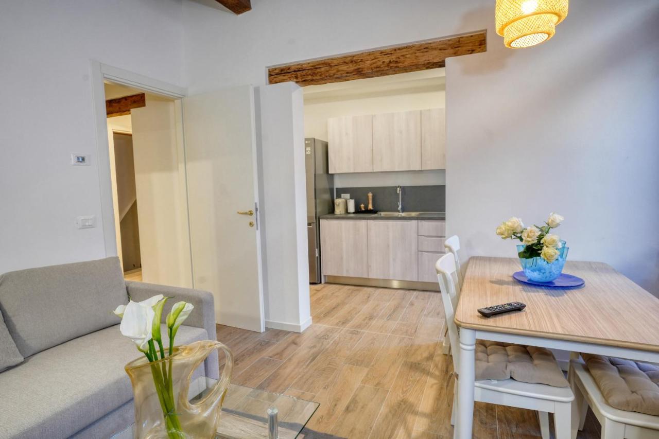 Ecco Suites Apartments Венеция Экстерьер фото