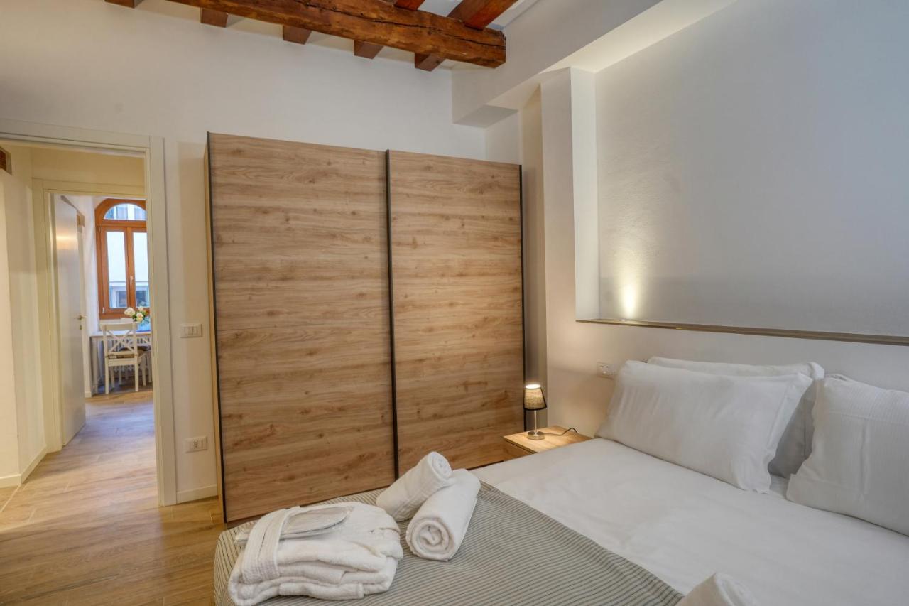 Ecco Suites Apartments Венеция Экстерьер фото