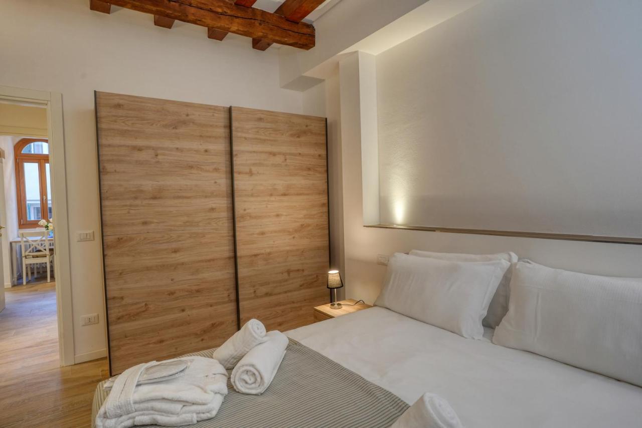 Ecco Suites Apartments Венеция Экстерьер фото