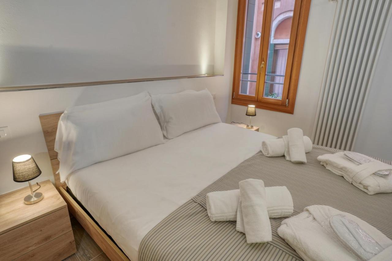 Ecco Suites Apartments Венеция Экстерьер фото