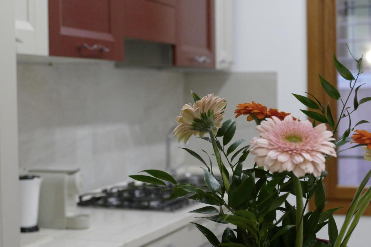 Ecco Suites Apartments Венеция Экстерьер фото